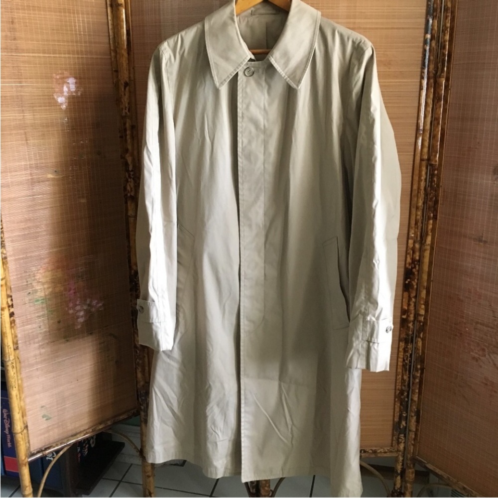 London Fog trench coat raincoat classic khaki light weight 42L Long Length 1960s